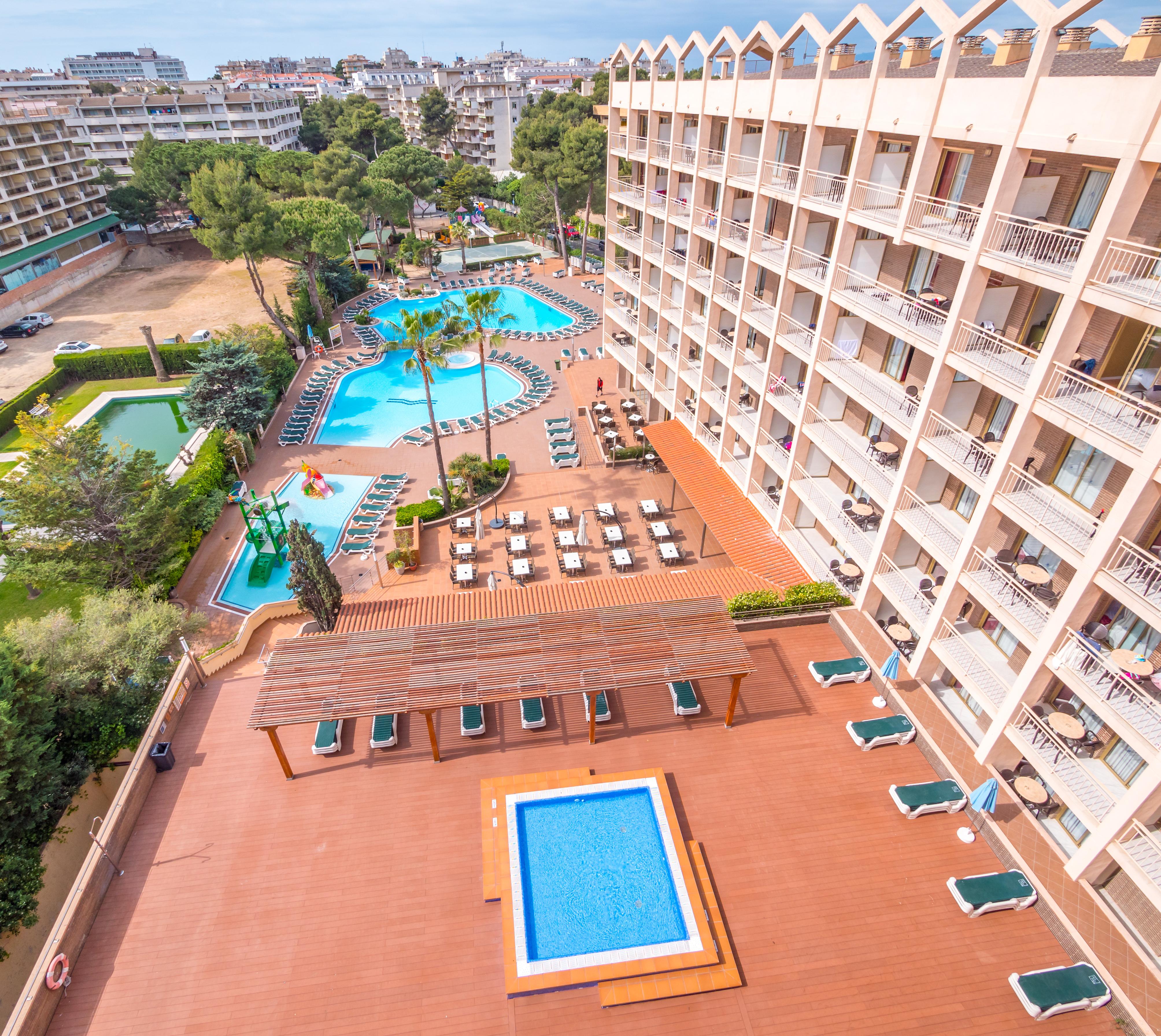 Golden Avenida Family Suites 4* Salou Bagian luar foto