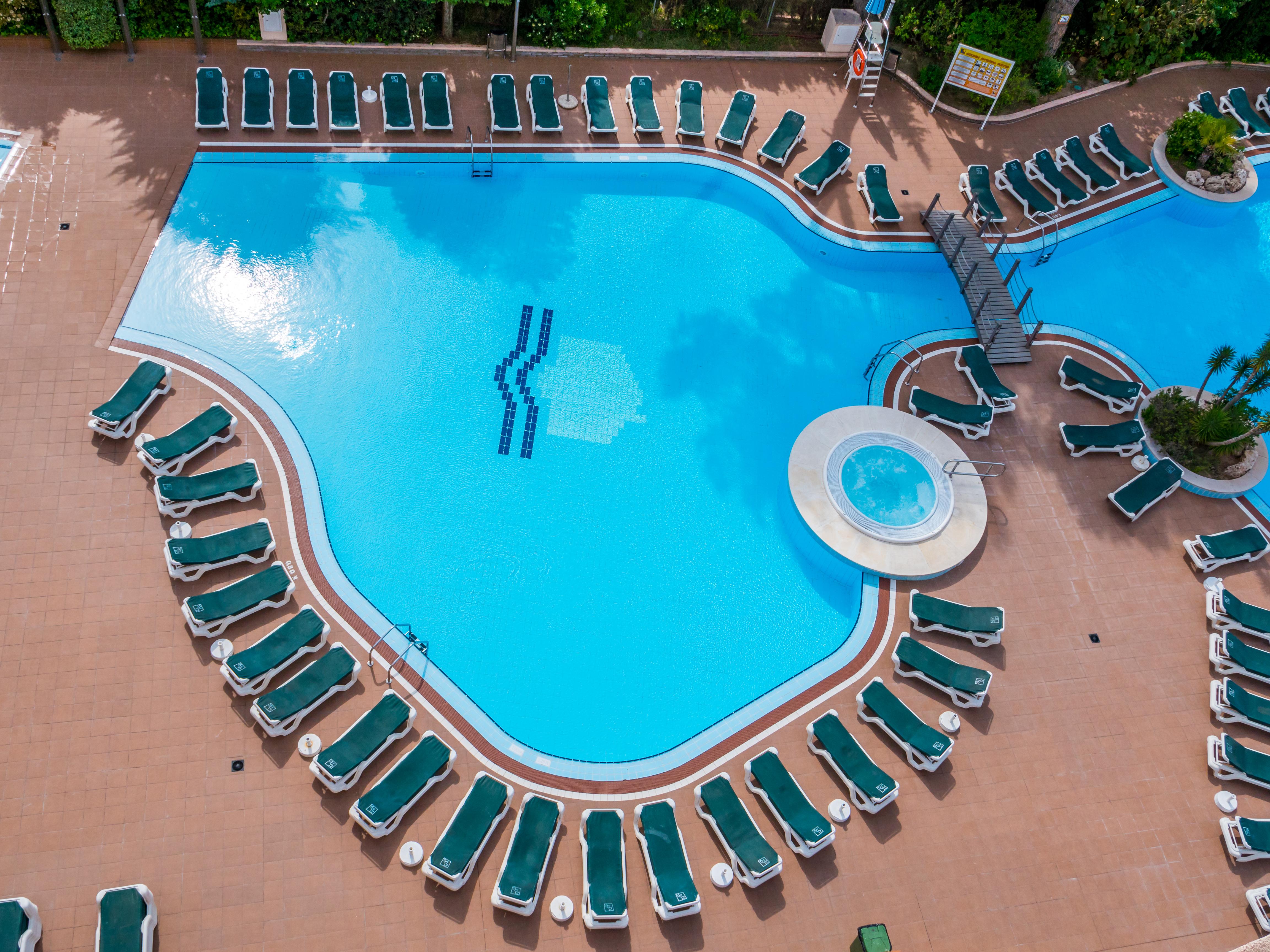 Golden Avenida Family Suites 4* Salou Bagian luar foto