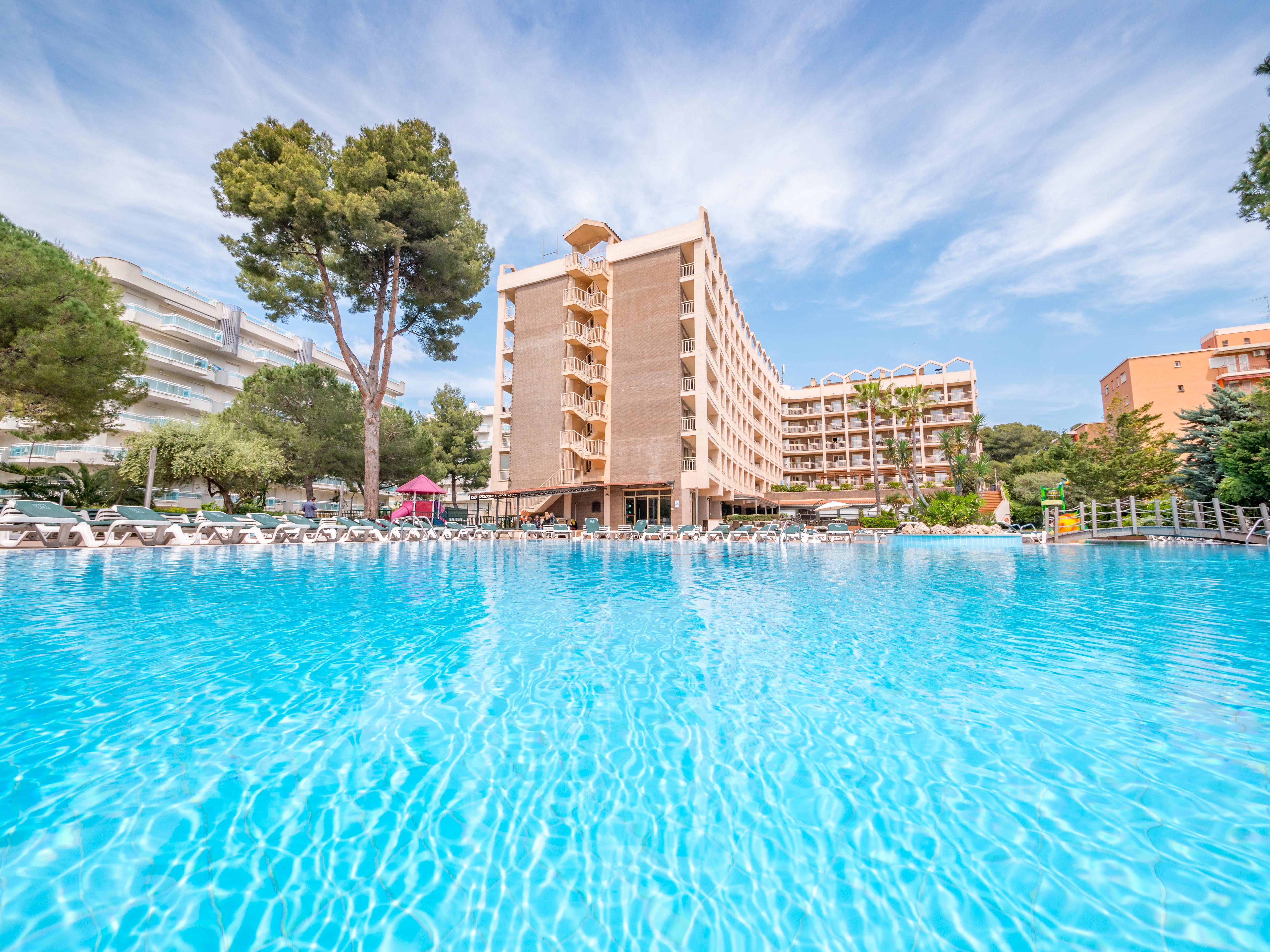 Golden Avenida Family Suites 4* Salou Bagian luar foto