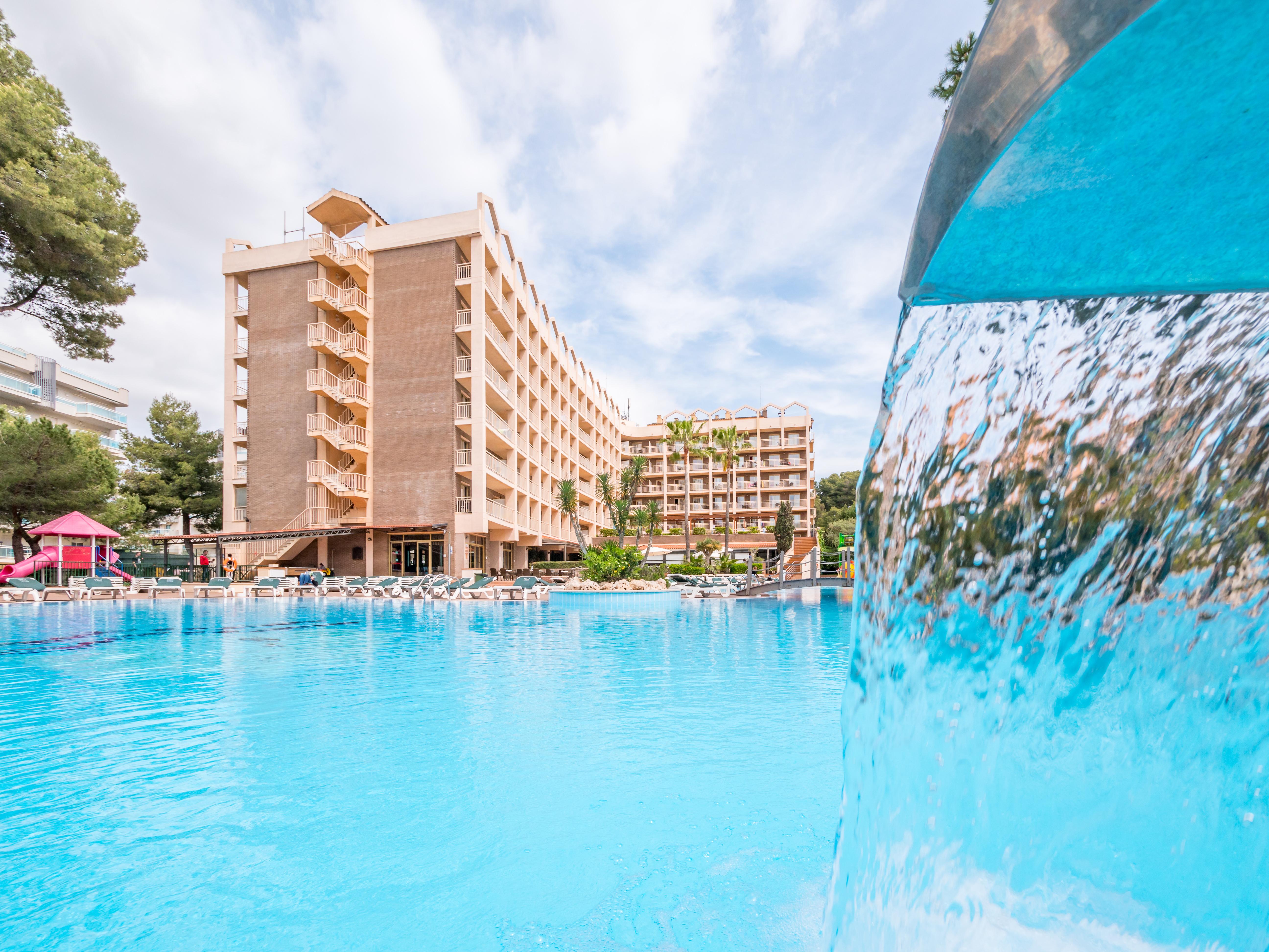 Golden Avenida Family Suites 4* Salou Bagian luar foto