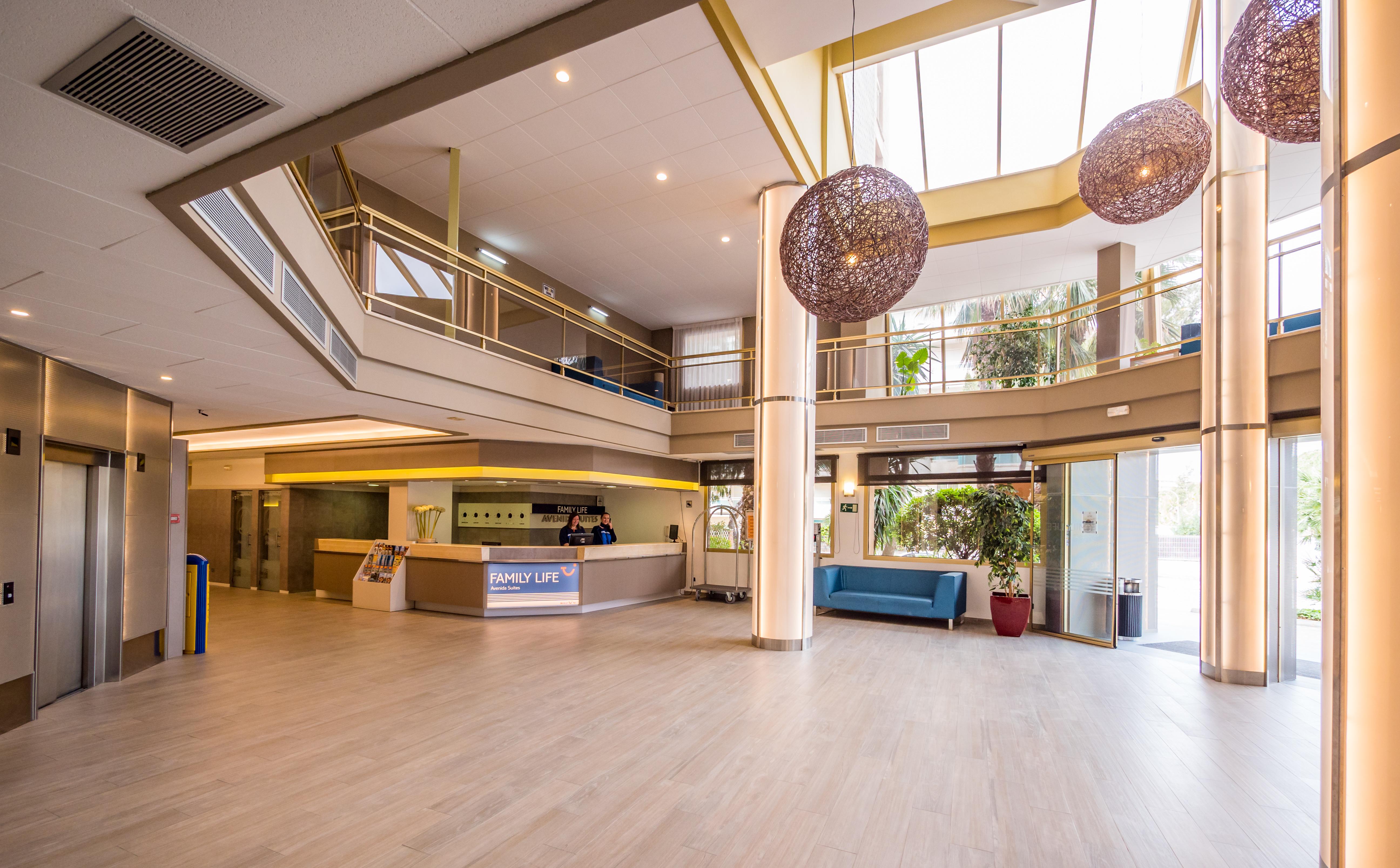 Golden Avenida Family Suites 4* Salou Bagian luar foto