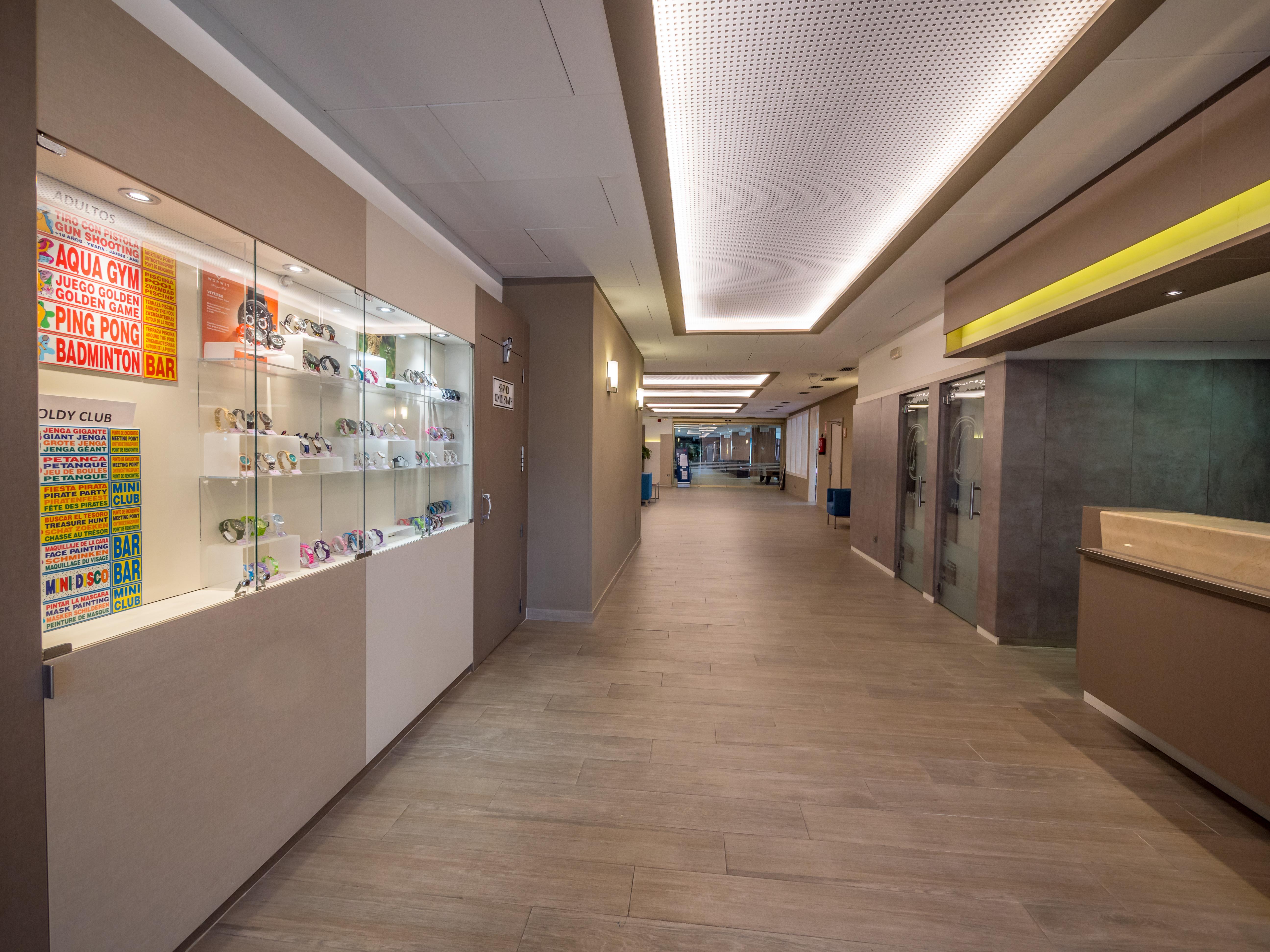 Golden Avenida Family Suites 4* Salou Bagian luar foto