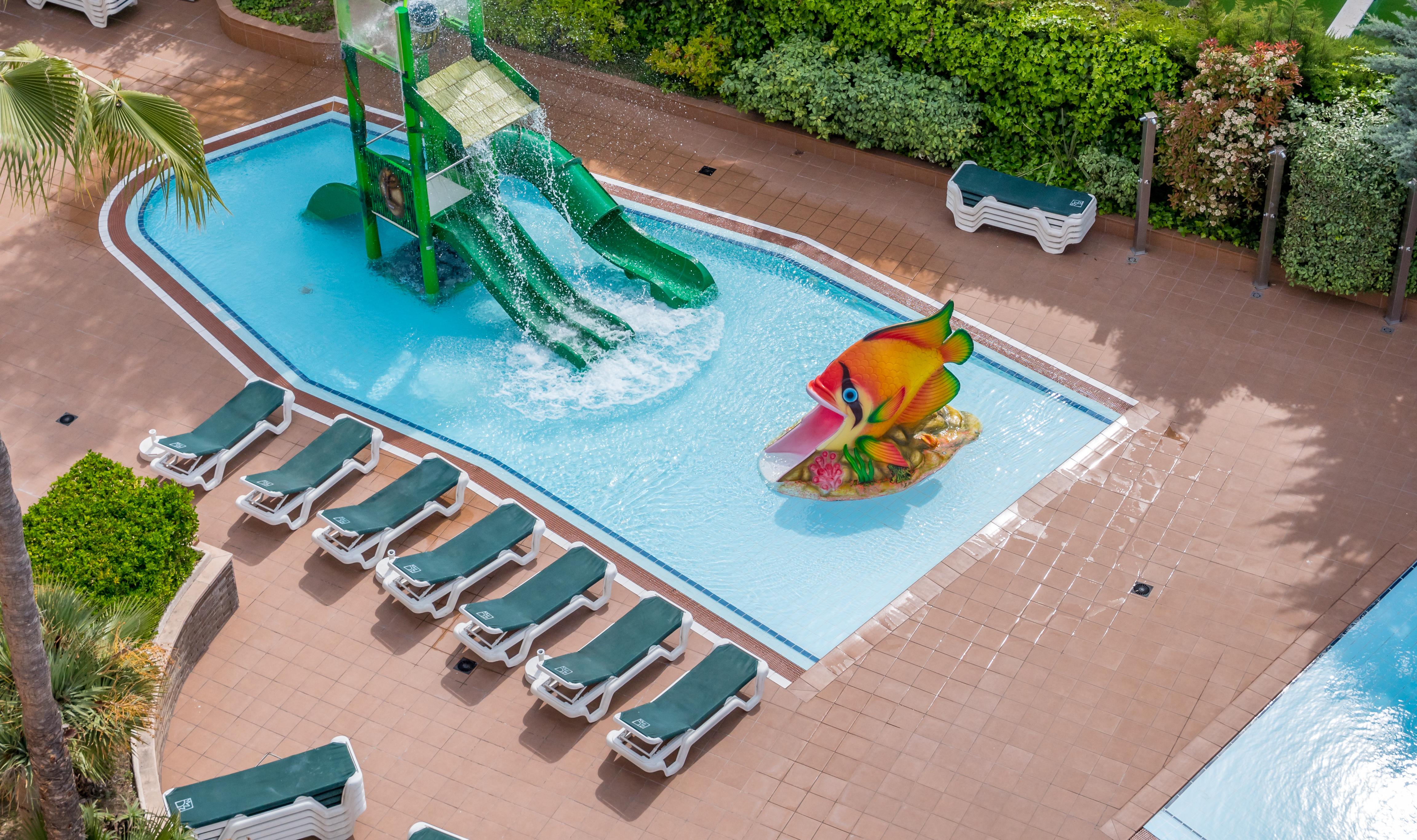 Golden Avenida Family Suites 4* Salou Bagian luar foto