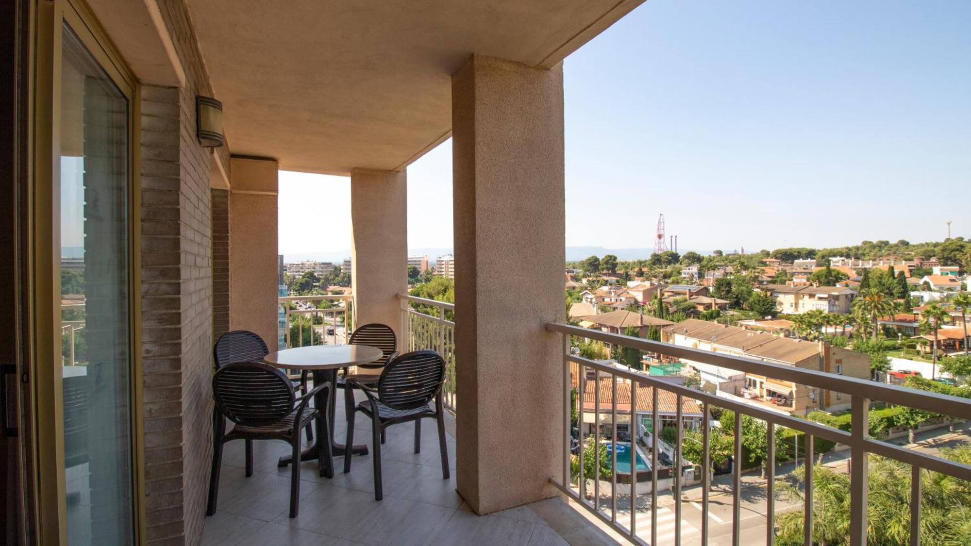 Golden Avenida Family Suites 4* Salou Bagian luar foto