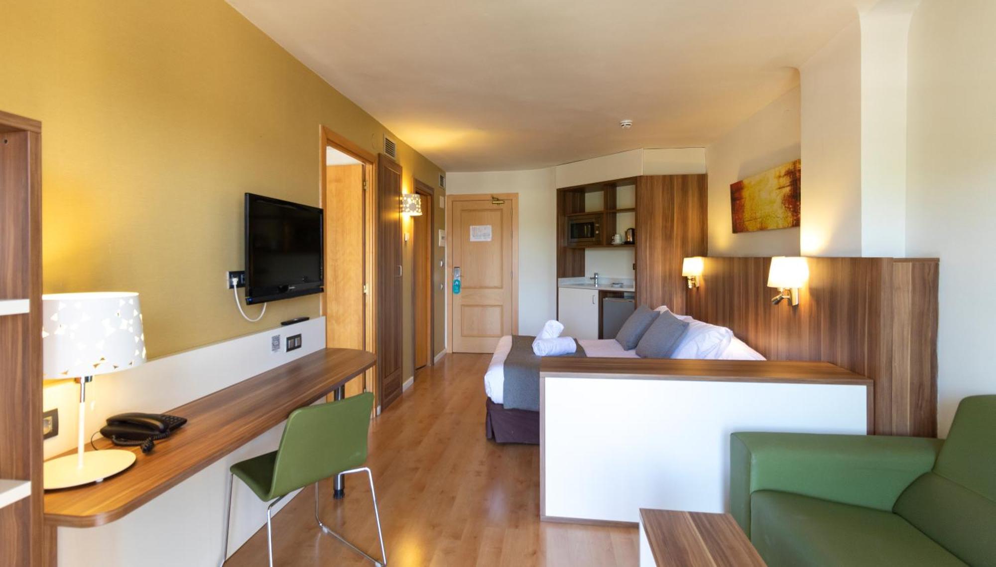 Golden Avenida Family Suites 4* Salou Bagian luar foto
