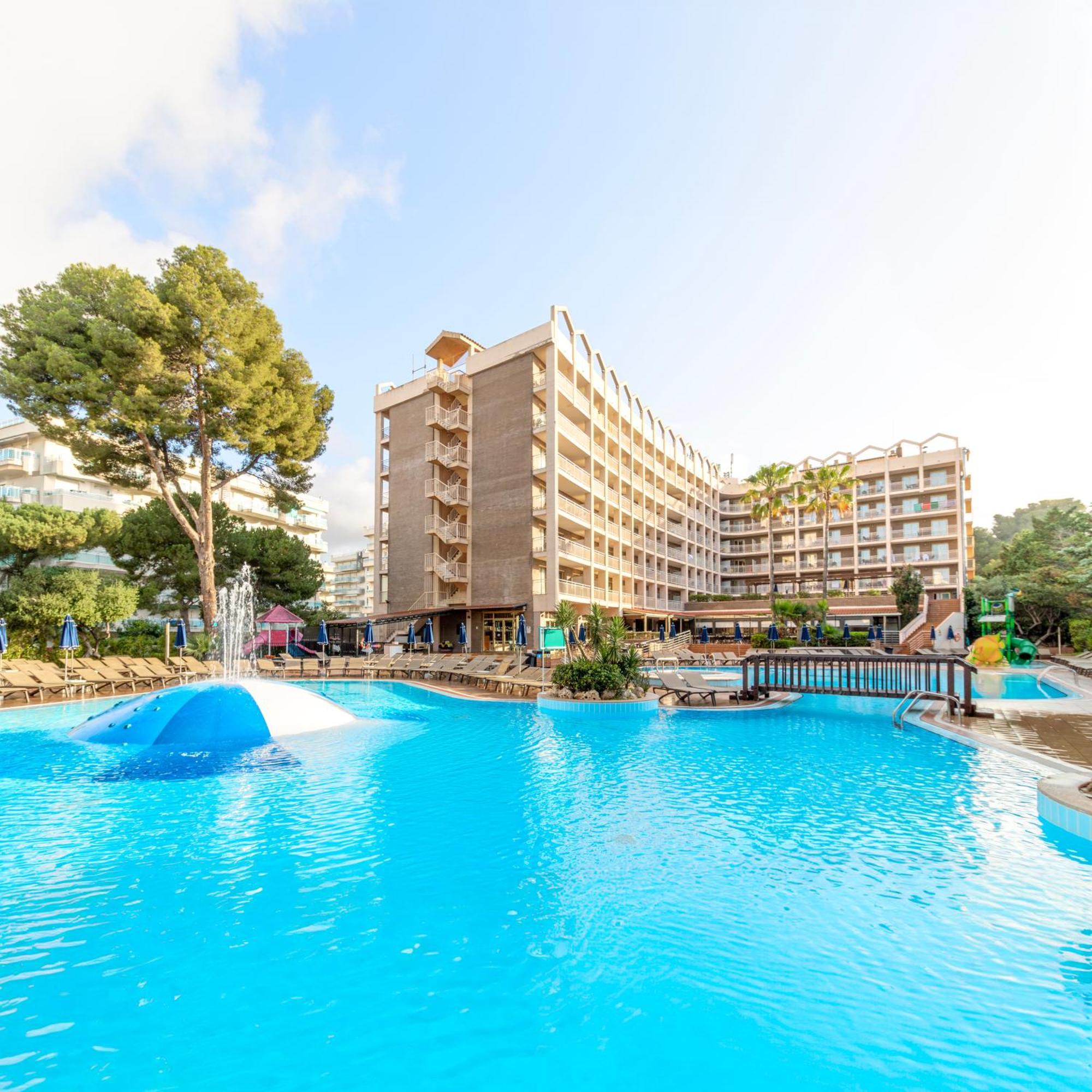 Golden Avenida Family Suites 4* Salou Bagian luar foto