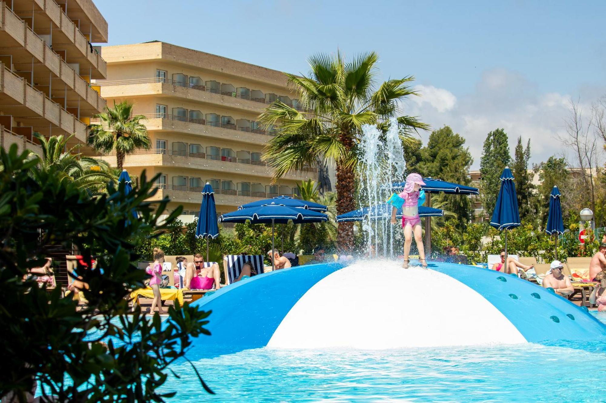 Golden Avenida Family Suites 4* Salou Bagian luar foto