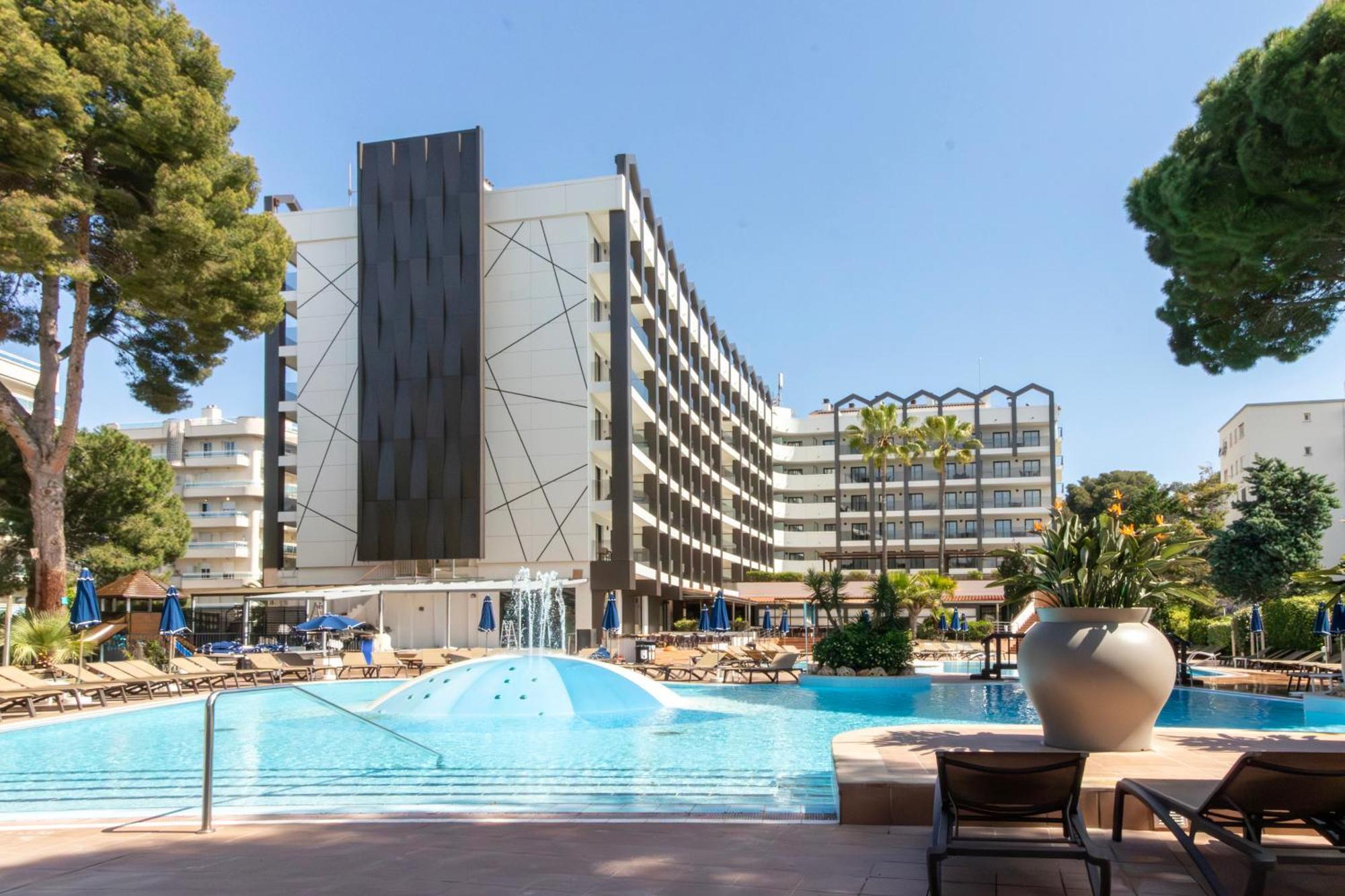 Golden Avenida Family Suites 4* Salou Bagian luar foto